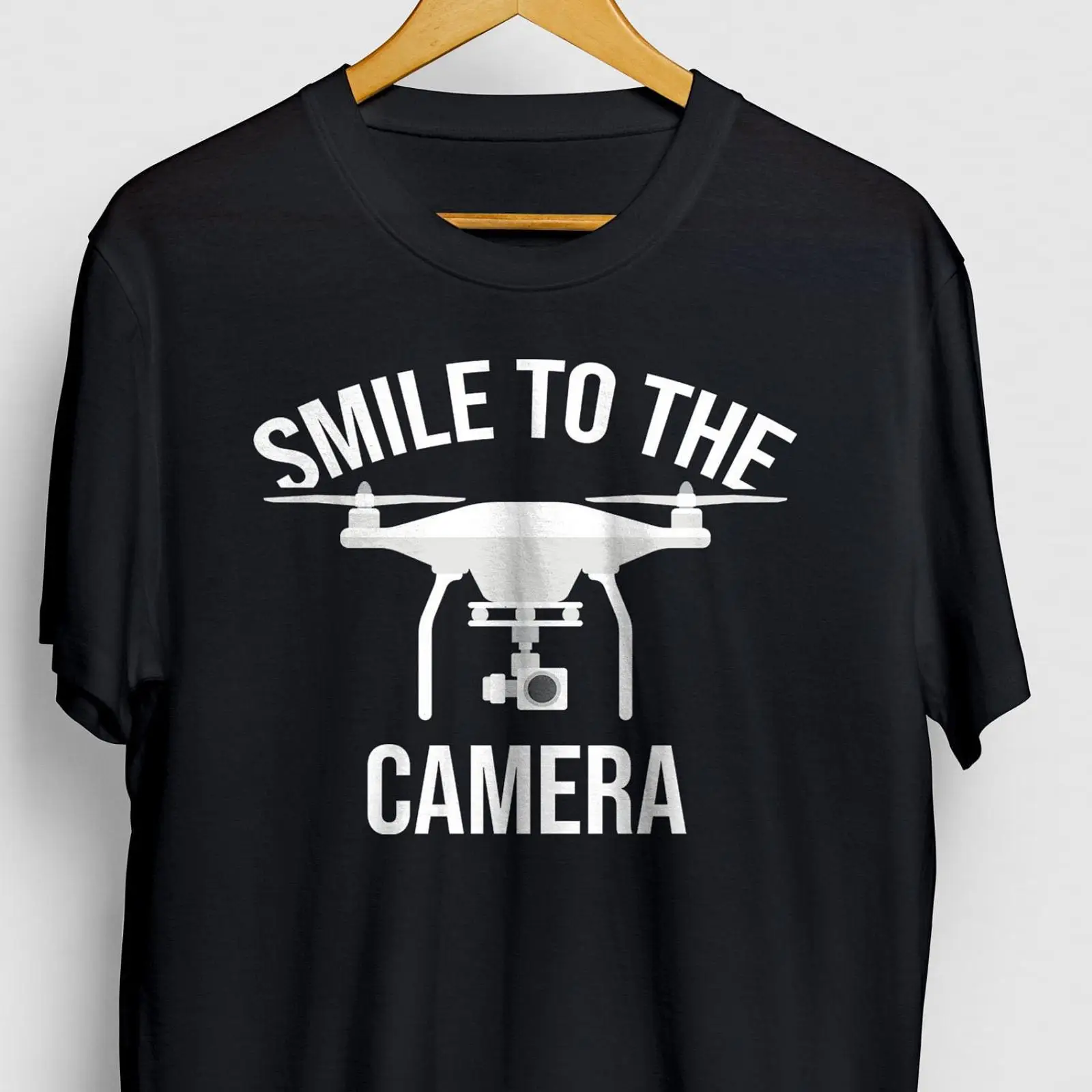Men Fashion Photography - تي شيرت Smile To The Camera